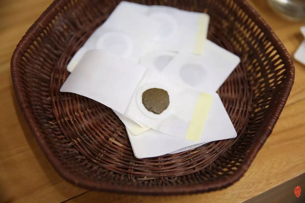 1、三伏貼怎么貼？多久貼一次？